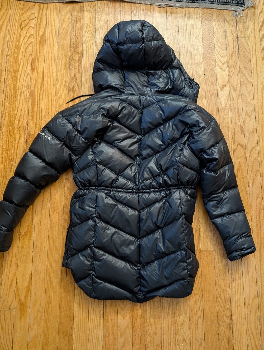 Columbia Women's Black Hooded Puffer Jacket - Picture 5 of 5